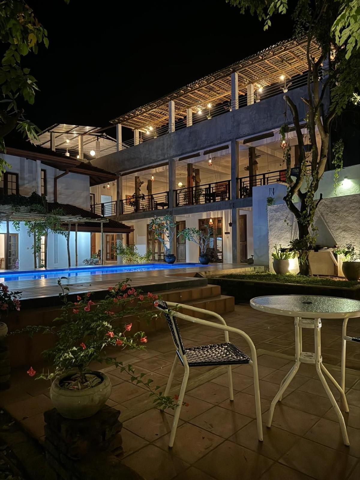 Kingcity Resort Anuradhapura Bagian luar foto