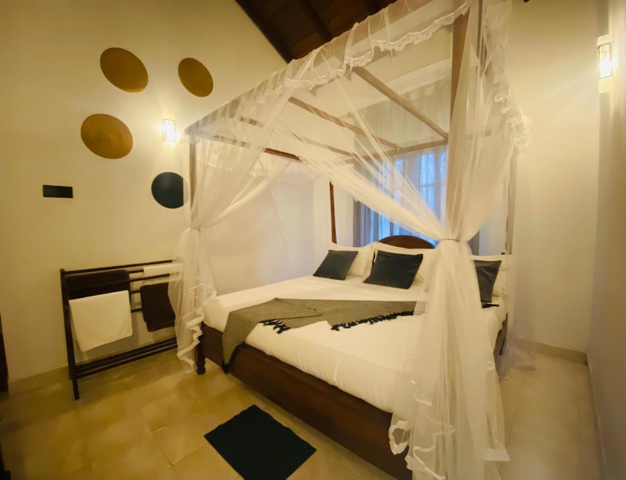 Kingcity Resort Anuradhapura Bagian luar foto