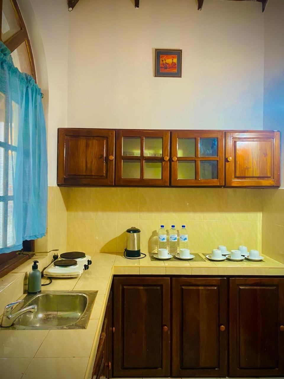 Kingcity Resort Anuradhapura Bagian luar foto