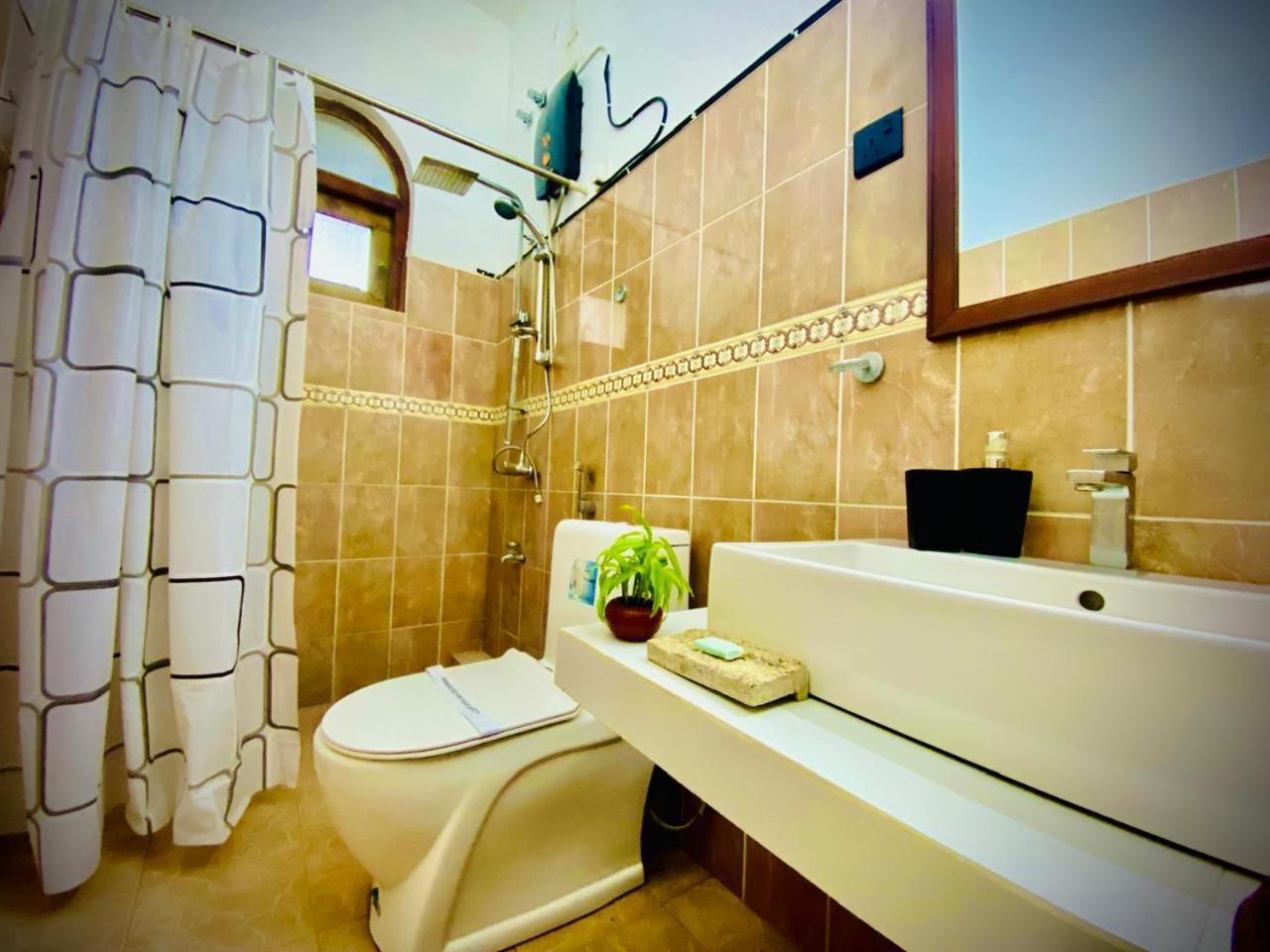 Kingcity Resort Anuradhapura Bagian luar foto